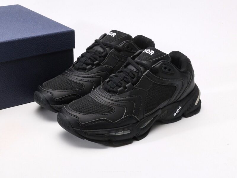 【AT9762】DIOR CD1ローカットスニーカー | フランスのエレガンスとスポーツスタイルを融合した究極の黒 | Christian Dior