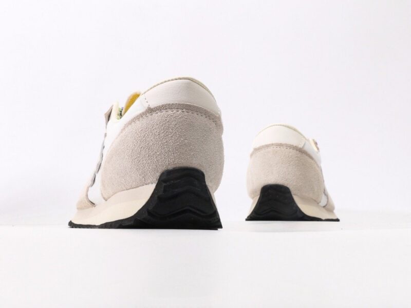 【AT9768】New Balance 471シリーズレトロランニングシューズ - シックなクラシックファッションを体現する | New Balance