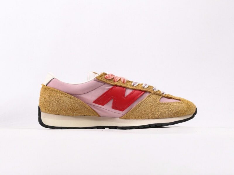 【AT9769】ニューバランスのレトロ美学と現代技術が融合したスニーカー | New Balance