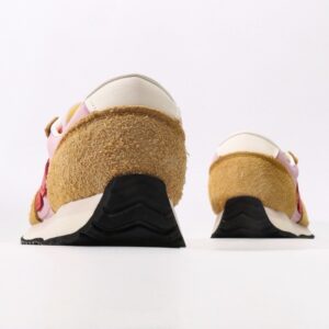 【AT9769】ニューバランスのレトロ美学と現代技術が融合したスニーカー | New Balance