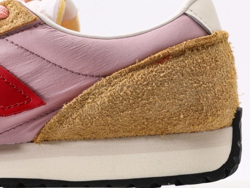 【AT9769】ニューバランスのレトロ美学と現代技術が融合したスニーカー | New Balance